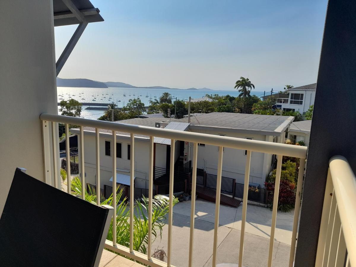 Airlie Apartments Airlie Beach Exterior photo