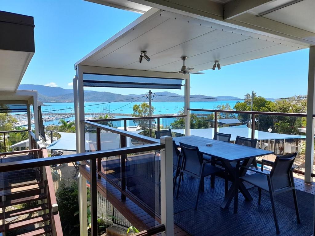 Airlie Apartments Airlie Beach Exterior photo