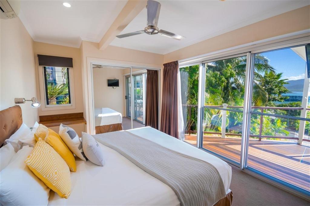 Airlie Apartments Airlie Beach Exterior photo