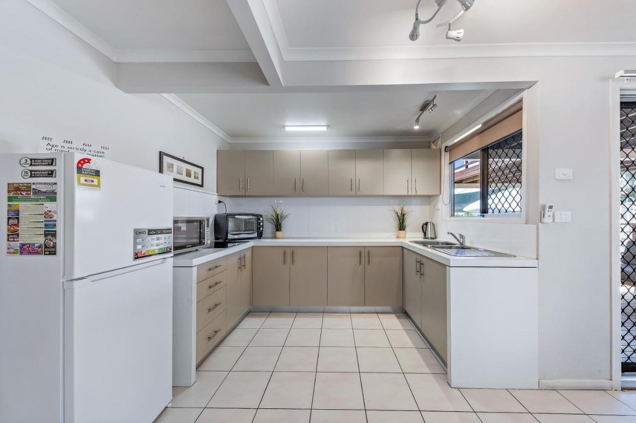 Airlie Apartments Airlie Beach Exterior photo