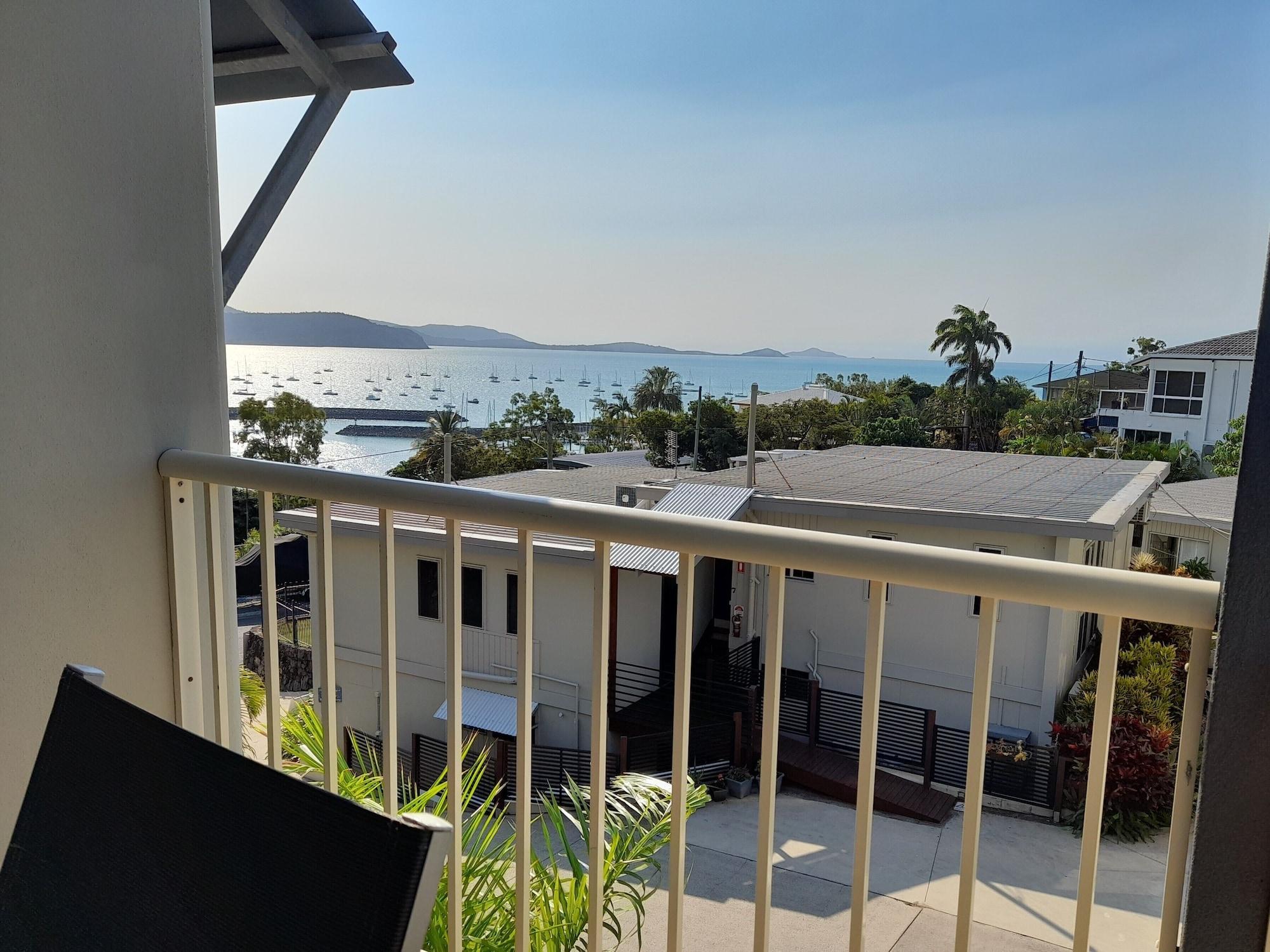 Airlie Apartments Airlie Beach Exterior photo