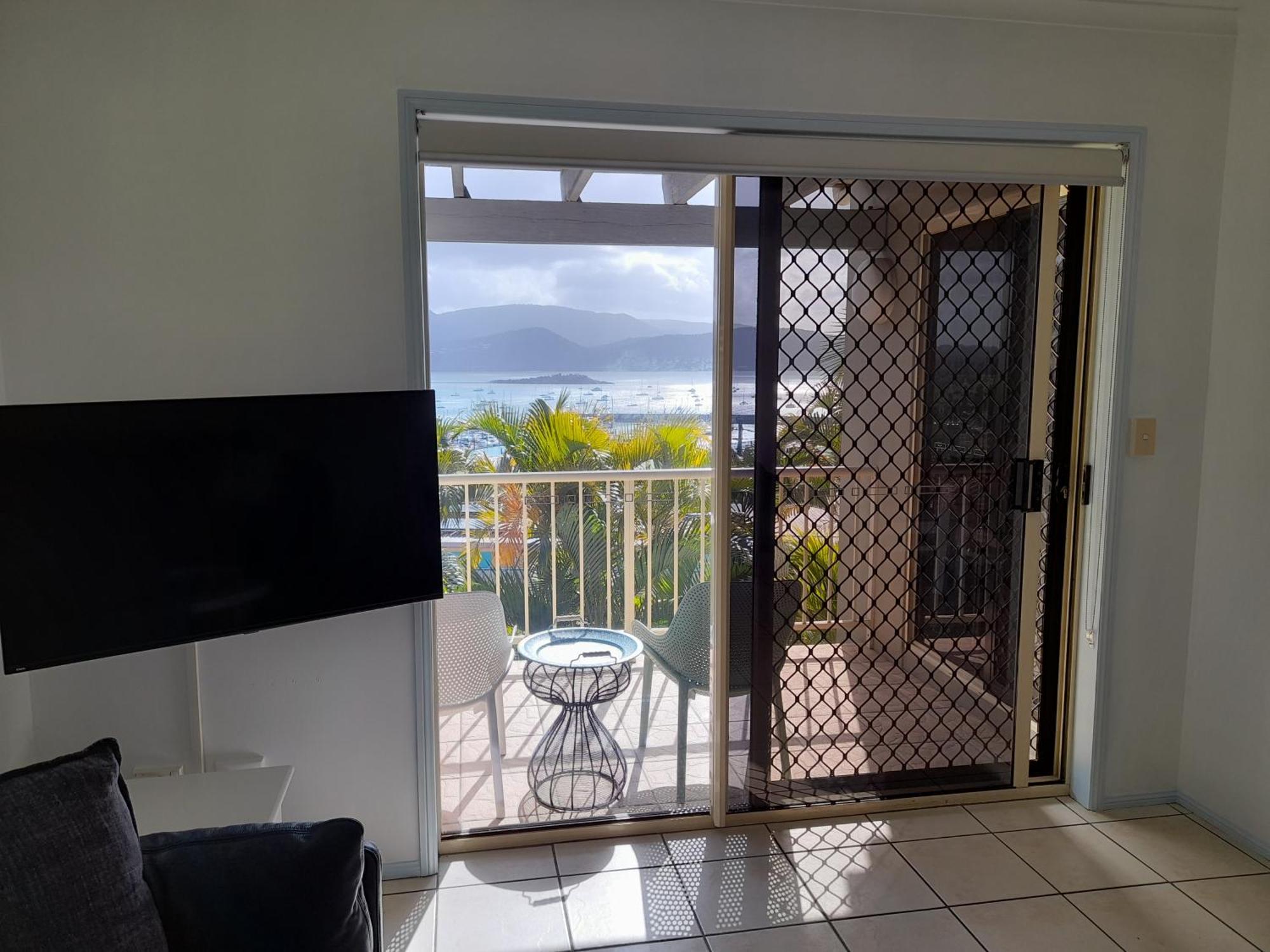 Airlie Apartments Airlie Beach Exterior photo