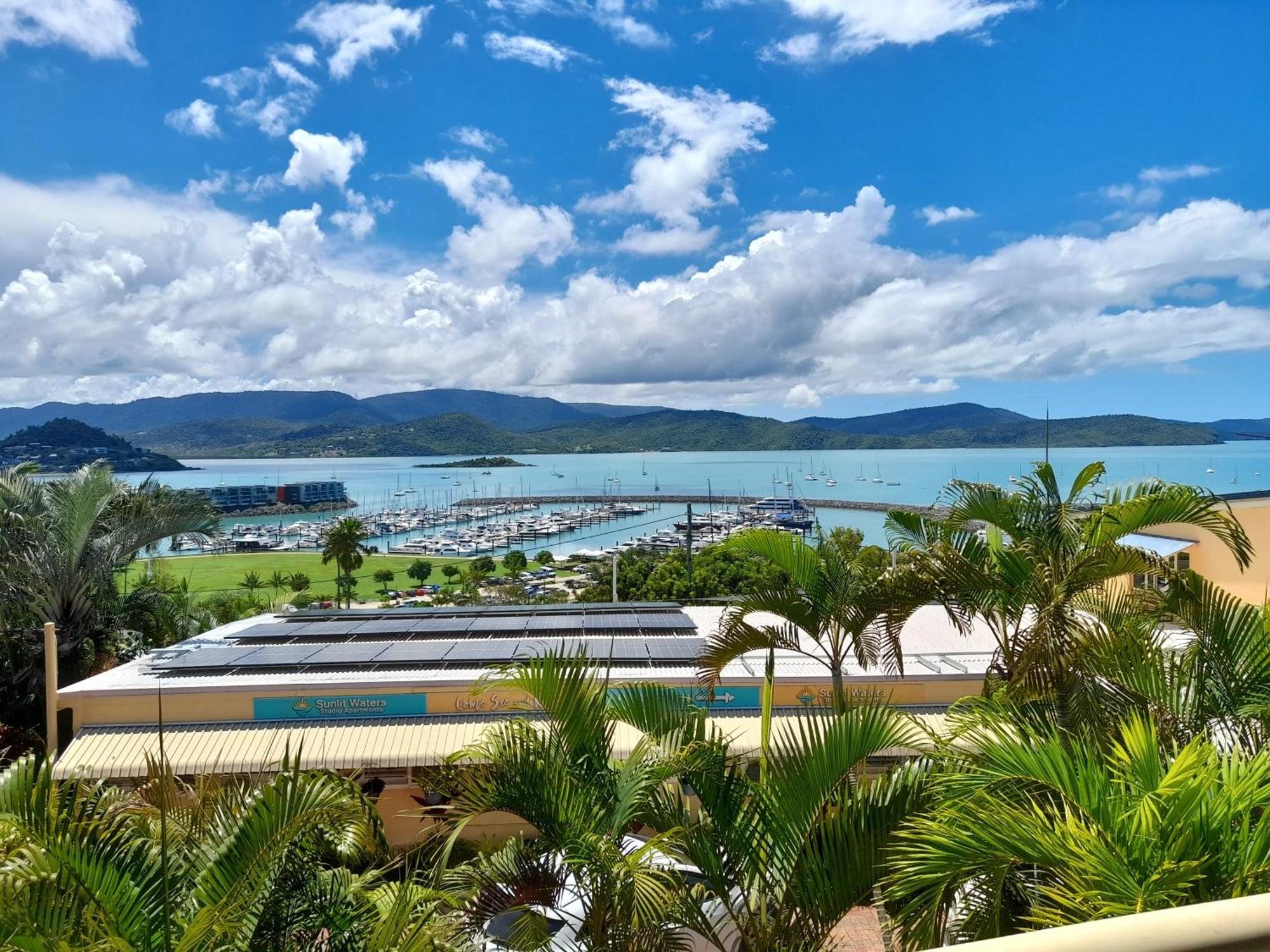 Airlie Apartments Airlie Beach Exterior photo